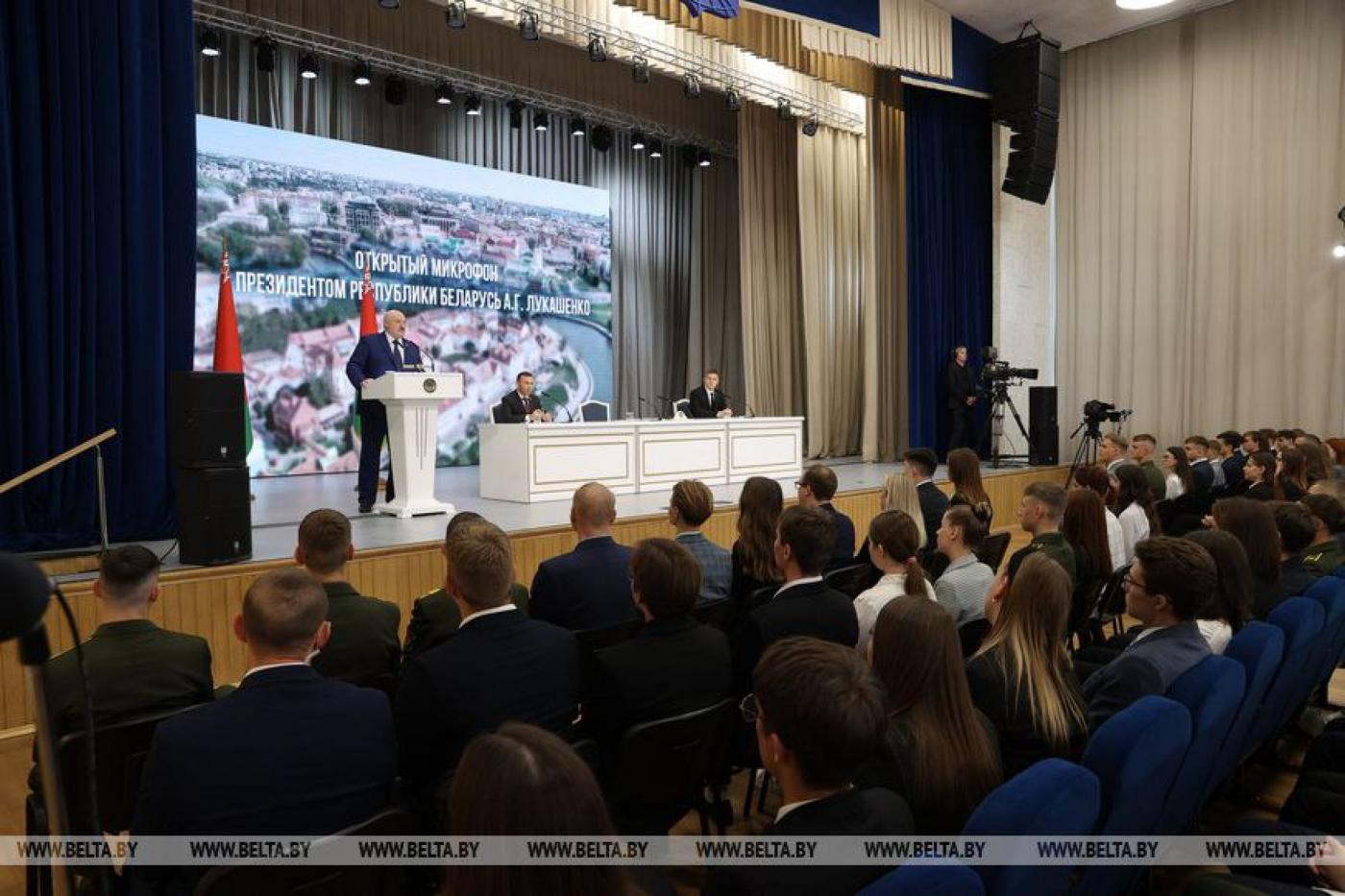 Студенты БНТУ на «Открытом микрофоне с Президентом»